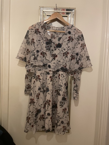Will any tights work with this dress?