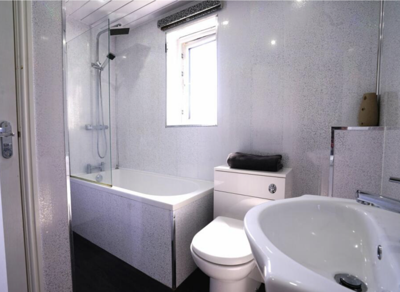 My ugly glittery bathrooms