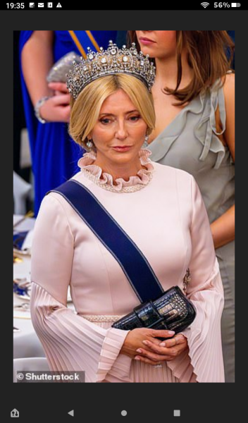 Royal Style: Embracing Autumn with a Varied Wardrobe - let's be like KC3 and enjoy!