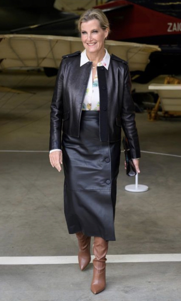 Royal Style: Embracing Autumn with a Varied Wardrobe - let's be like KC3 and enjoy!