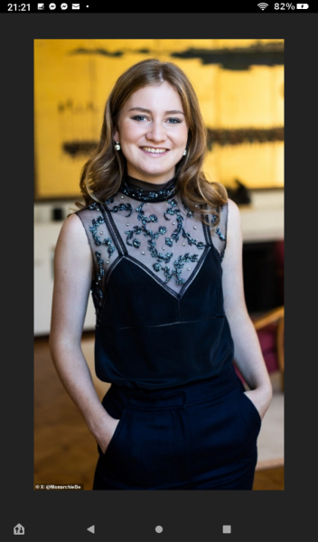 Royal Style: Embracing Autumn with a Varied Wardrobe - let's be like KC3 and enjoy!