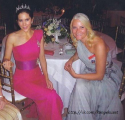 Royal Style: Embracing Autumn with a Varied Wardrobe - let's be like KC3 and enjoy!