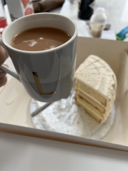 DP says I'm selfish for having DD's birthday cake gluten free