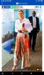 Royal Style: Embracing Autumn with a Varied Wardrobe - let's be like KC3 and enjoy!