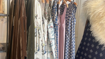 Toasties hoping for a sale while sailing into Christmas