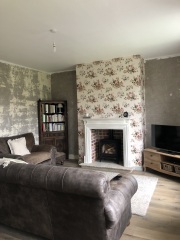 Help me with this bright wallpaper !