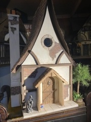 Does anyone have a dolls house? As a hobby?