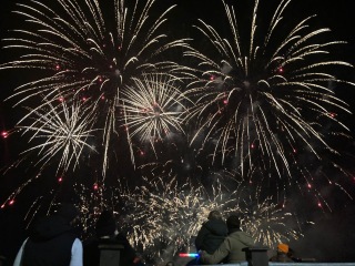 Come and tell me your dull and unexciting news 27: Calmly through the day