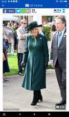 Royal Style: Embracing Autumn with a Varied Wardrobe - let's be like KC3 and enjoy!