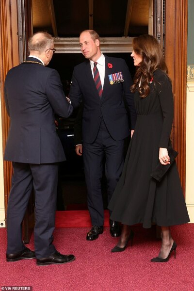 Royal Style: Never knowingly under-jewelled, let's be like Daisy and shine!