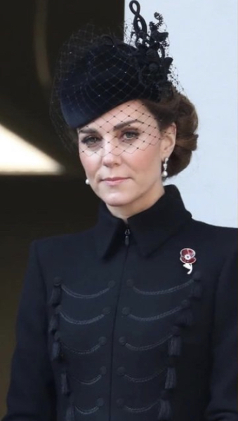 Royal Style: Never knowingly under-jewelled, let's be like Daisy and shine!