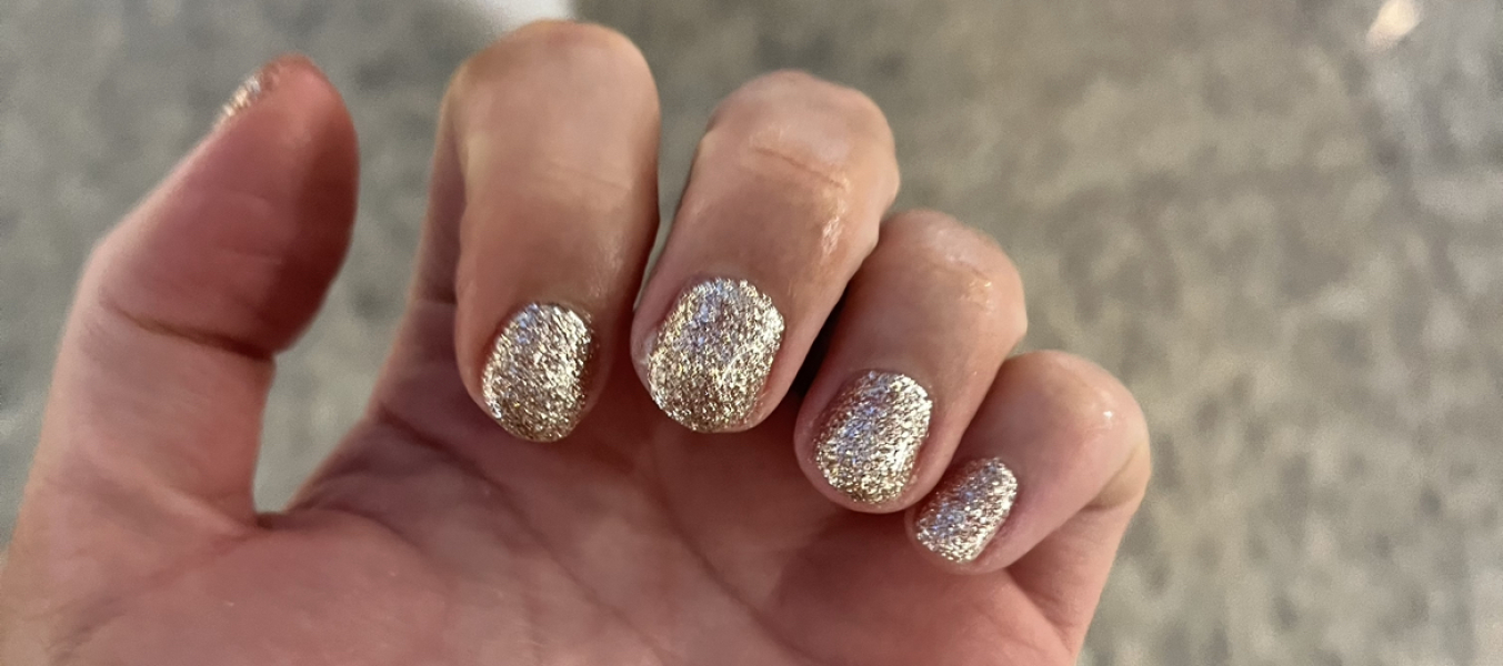 What colour nails for a black party outfit?