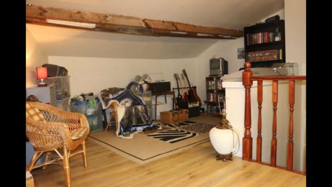 Is it ok to paint old beams?