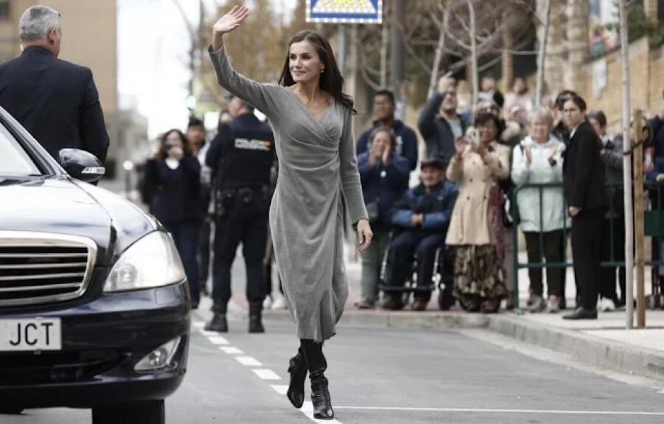 Royal Style: Embracing Autumn with a Varied Wardrobe - let's be like KC3 and enjoy!