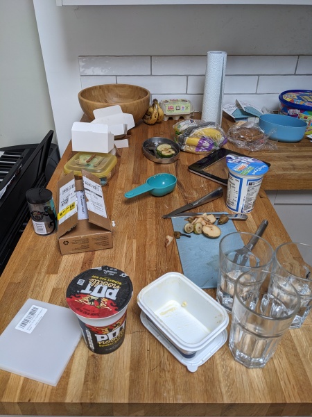 Hand hold - declutter diary