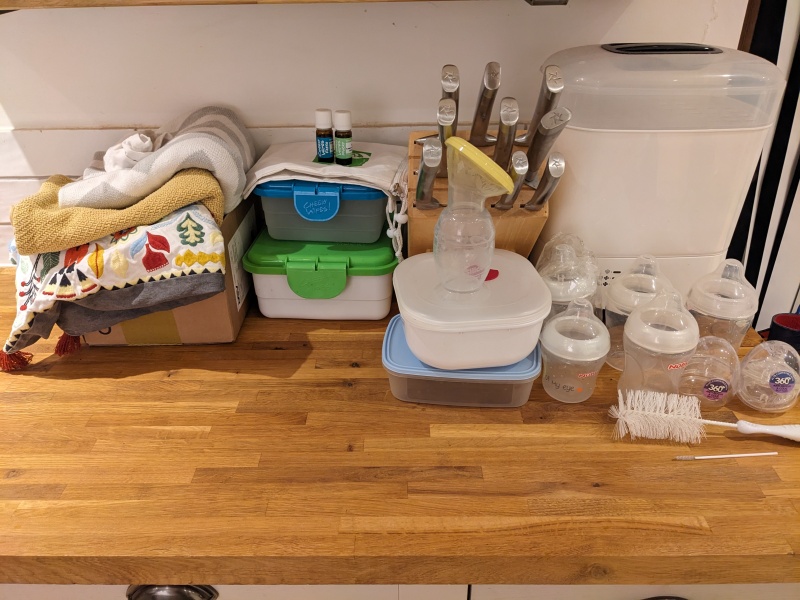 Hand hold - declutter diary