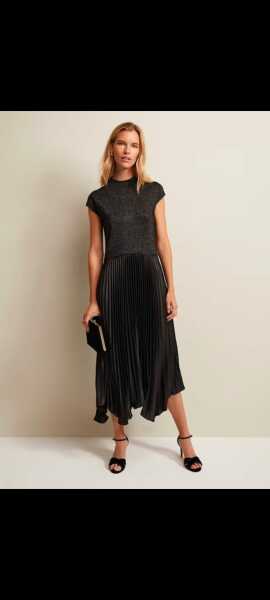 Is this dress mumsy or nice for an evening event?