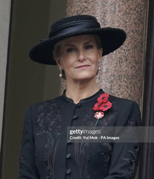 Royal Style: Never knowingly under-jewelled, let's be like Daisy and shine!