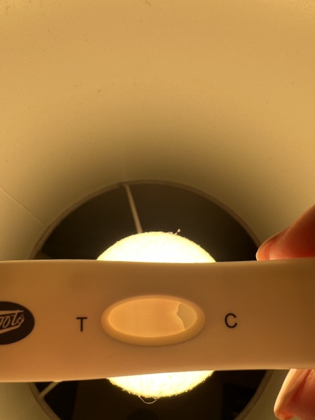 Anyone in 2ww? (Me 4dpo twinging and sharp pains)