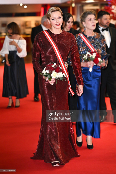 Royal Style: Never knowingly under-jewelled, let's be like Daisy and shine!