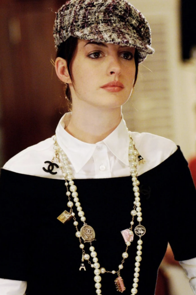 Help please!! Outfit need for a high profile fashion role...
