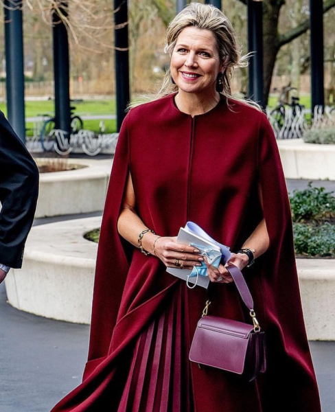 Royal Style: Never knowingly under-jewelled, let's be like Daisy and shine!