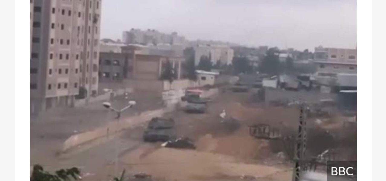 Israel has bombed the front of a hospital / 2