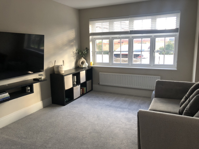 What paint gos with this wallpaper (pic)