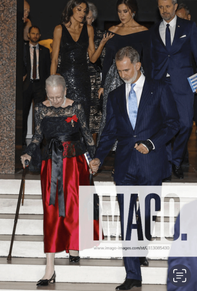 Royal Style: Never knowingly under-jewelled, let's be like Daisy and shine!