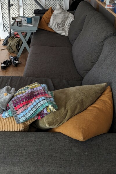 Hand hold - declutter diary