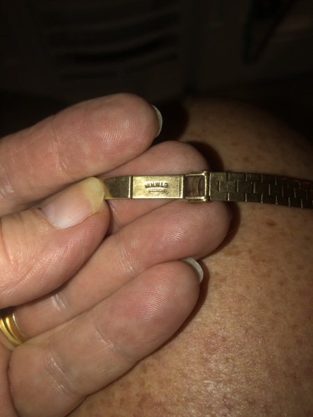 What is this hallmark? Is it gold?