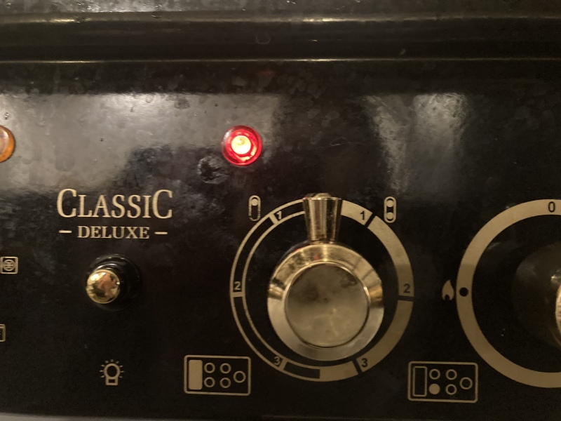 Anyone help why the oven won’t go off? Pic attached…