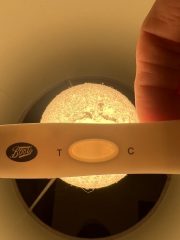 Anyone in 2ww? (Me 4dpo twinging and sharp pains)