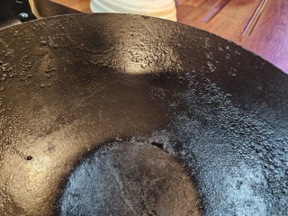 Is my wok seasoned or scuzzy?