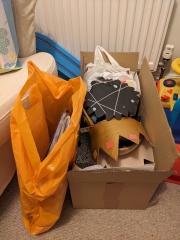 Hand hold - declutter diary