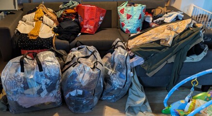 Hand hold - declutter diary