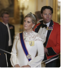 Royal Style: Never knowingly under-jewelled, let's be like Daisy and shine!