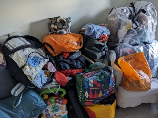 Hand hold - declutter diary