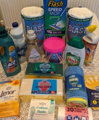 Hand hold - declutter diary