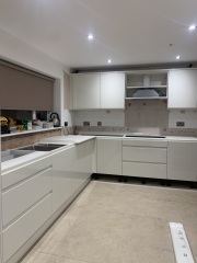 If you have pale grey handleless kitchen cabinets…