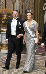 Royal Style: Never knowingly under-jewelled, let's be like Daisy and shine!