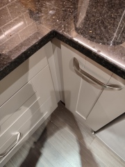 Anyone got non white (or not very white) quartz worktops with a cashmere/greige kitchen?