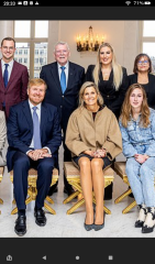 Royal Style: Embracing Autumn with a Varied Wardrobe - let's be like KC3 and enjoy!