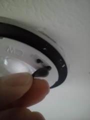 Aargh please help me change this light bulb! (Yes, really!)