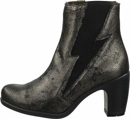 What shoes with this dress?