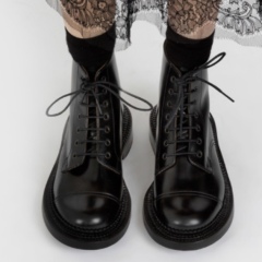 Les Parisiennes des Mamanset: A Sin of Pride