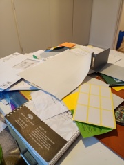 Hand hold - declutter diary
