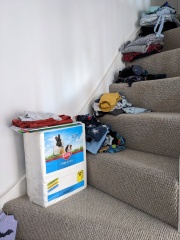 Hand hold - declutter diary