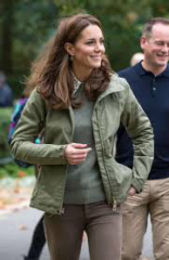 Royal Style: Embracing Autumn with a Varied Wardrobe - let's be like KC3 and enjoy!