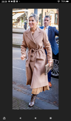 Royal Style: Never knowingly under-jewelled, let's be like Daisy and shine!